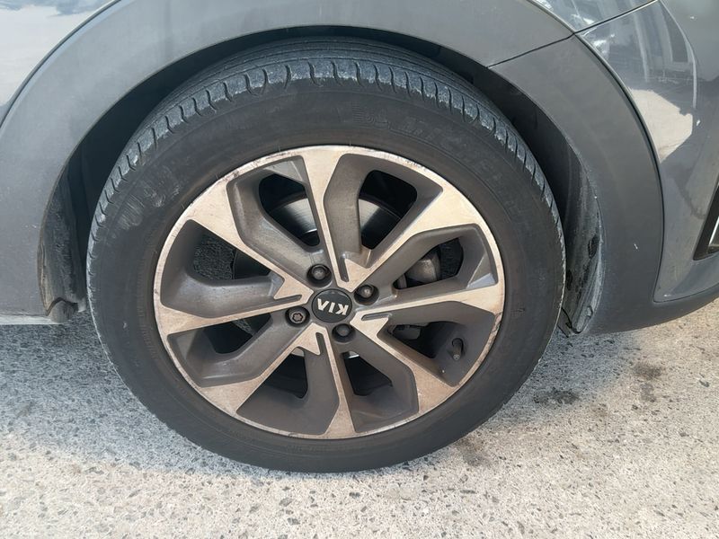 Kia Stonic 1.0 TGDI Mild-Hybrid Launch Edition 2020 – снимка 11