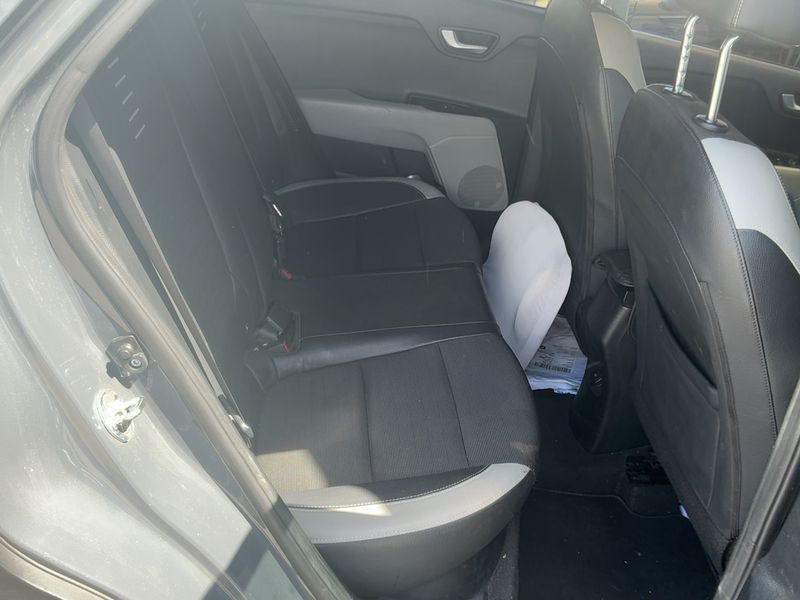 Kia Stonic 1.0 TGDI Mild-Hybrid Launch Edition 2020 – снимка 19