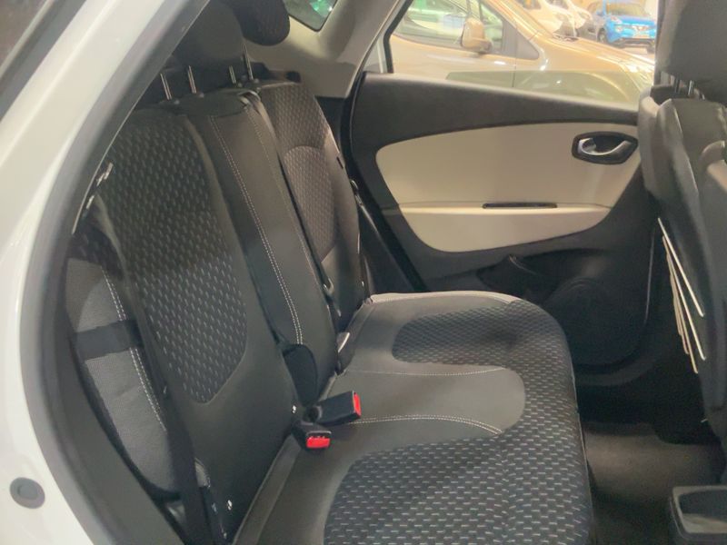 Renault Captur 1.3 TCe Zen 2019 – снимка 19
