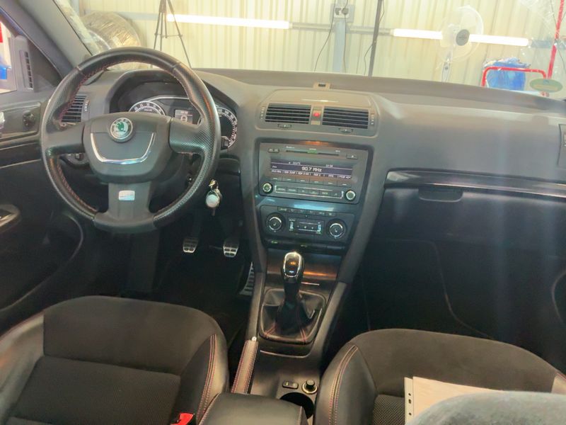 Skoda Octavia 2.0 TDI RS 2012 – снимка 18