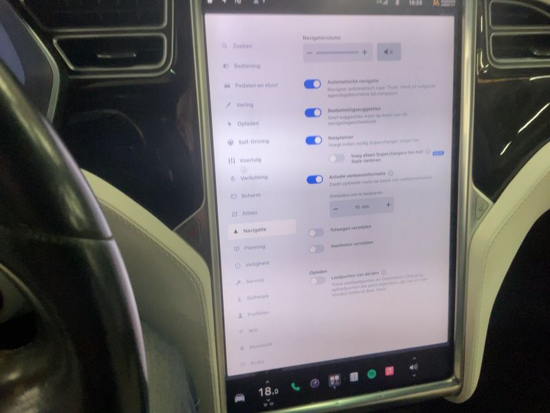 Tesla Model X 75D Dual 2018 – снимка 17