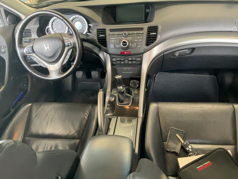 Honda Accord 2.2 DTEC Executive 2011 – снимка 12