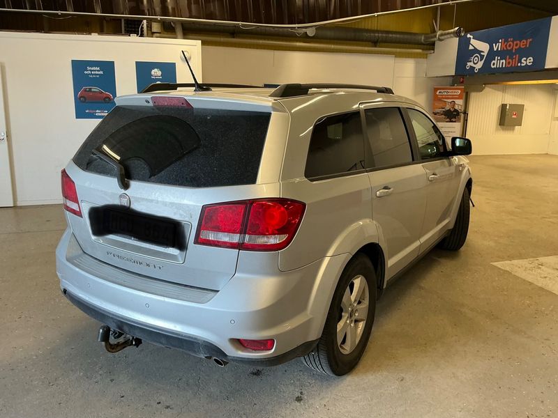 Fiat Freemont 2.0 Multijet Urban 2011 – снимка 2