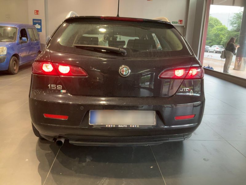 Alfa Romeo Alfa 159 2.0 JTDM Elegante 2010 – снимка 7