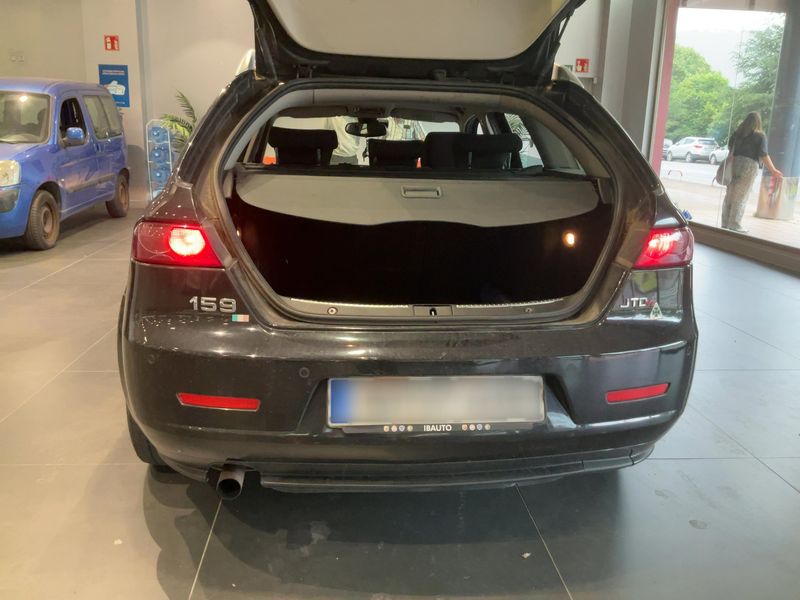 Alfa Romeo Alfa 159 2.0 JTDM Elegante 2010 – снимка 15