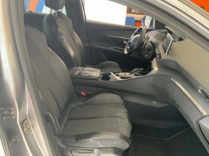 Peugeot 5008 1.5 Blue-HDi GT Line 2018 – снимка 16