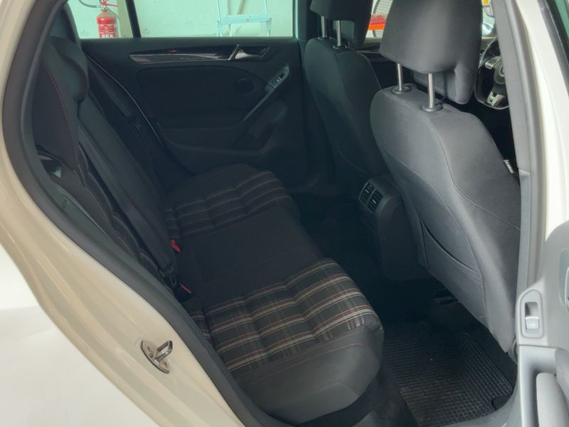 Volkswagen Golf VI 2.0 TSI GTI 2009 – снимка 19