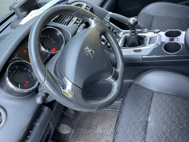 Peugeot 3008 1.6 HDi Allure 2014 – снимка 24