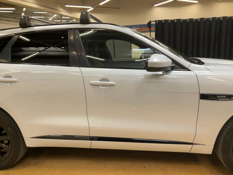 Jaguar F-Pace 25t R-Sport AWD 2018 – снимка 10