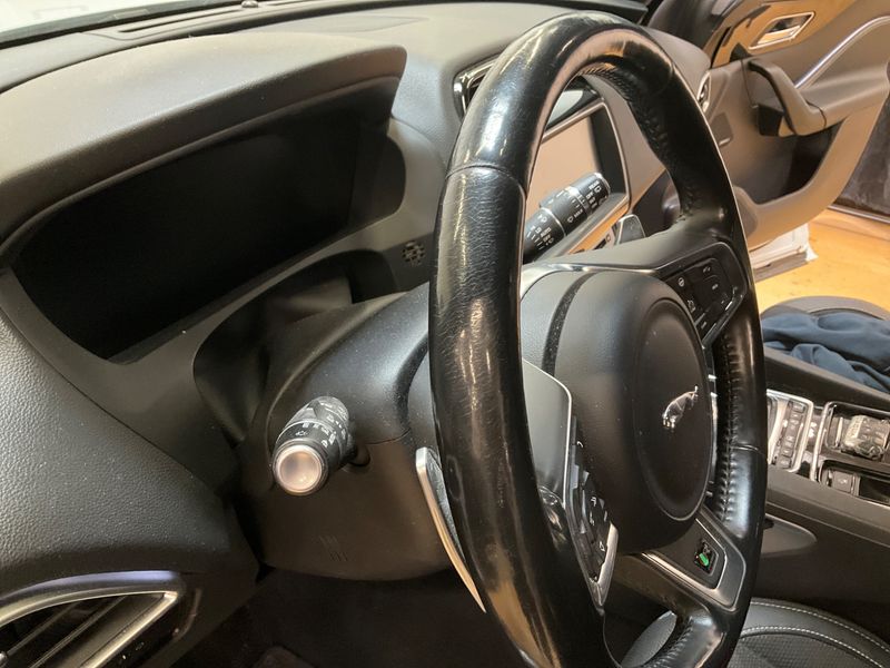 Jaguar F-Pace 25t R-Sport AWD 2018 – снимка 24
