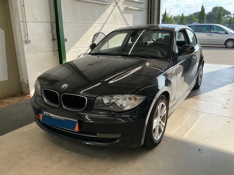 BMW 1er 118d 2011 – снимка 1