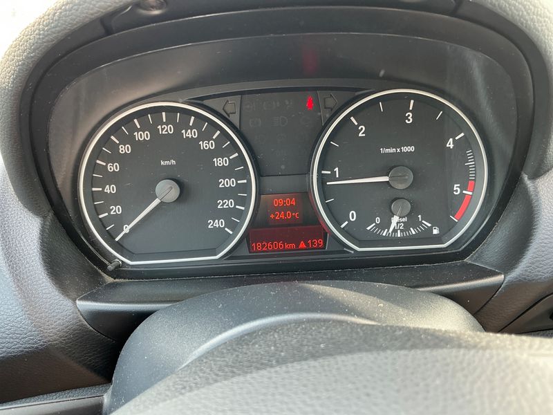 BMW 1er 118d 2011 – снимка 4