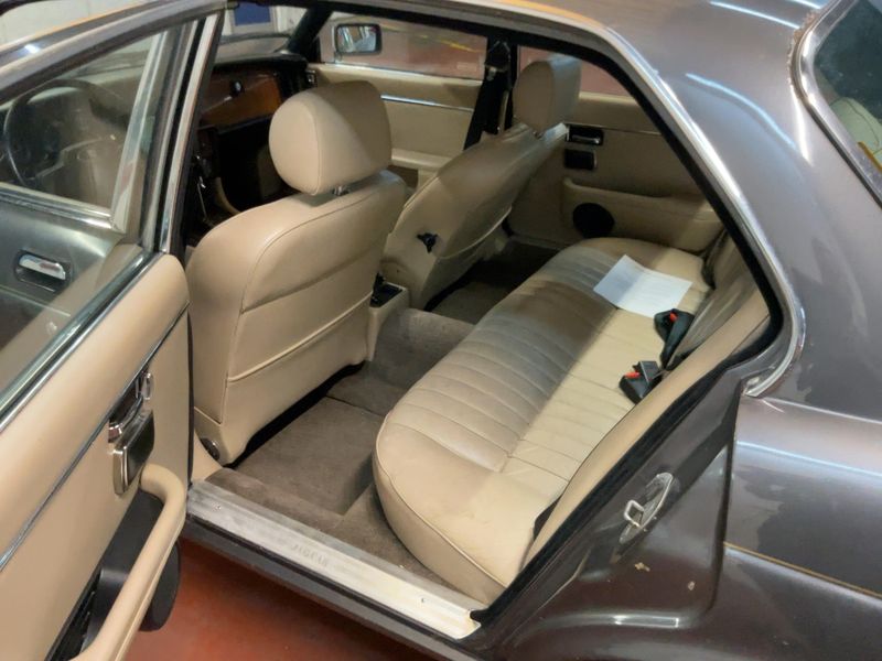 Jaguar XJ Serie III 4.2 XJ6 1985 – снимка 19