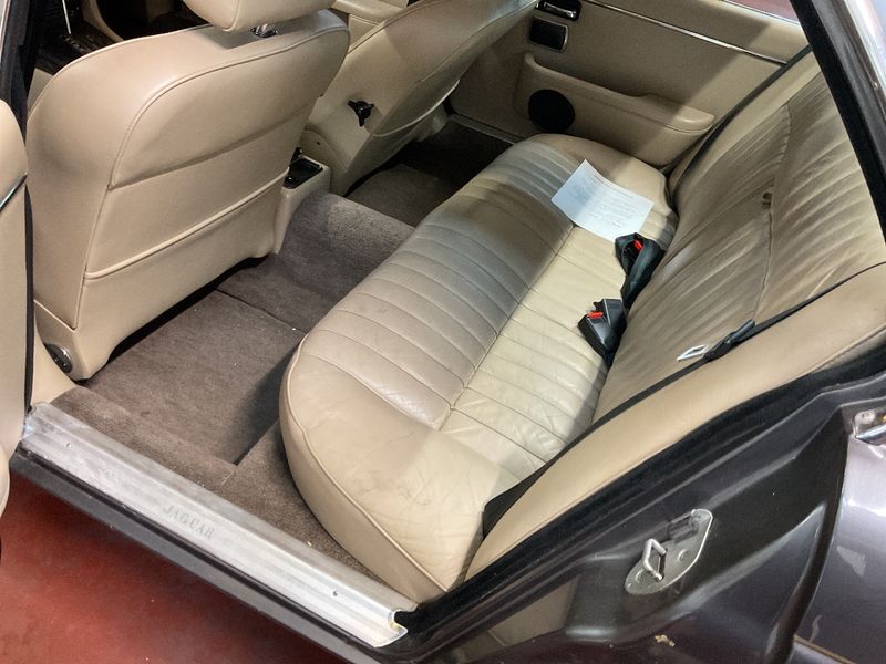 Jaguar XJ Serie III 4.2 XJ6 1985 – снимка 55