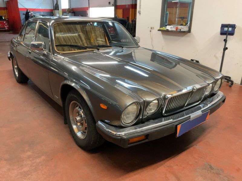 Jaguar XJ Serie III 4.2 XJ6 1985 – снимка 12