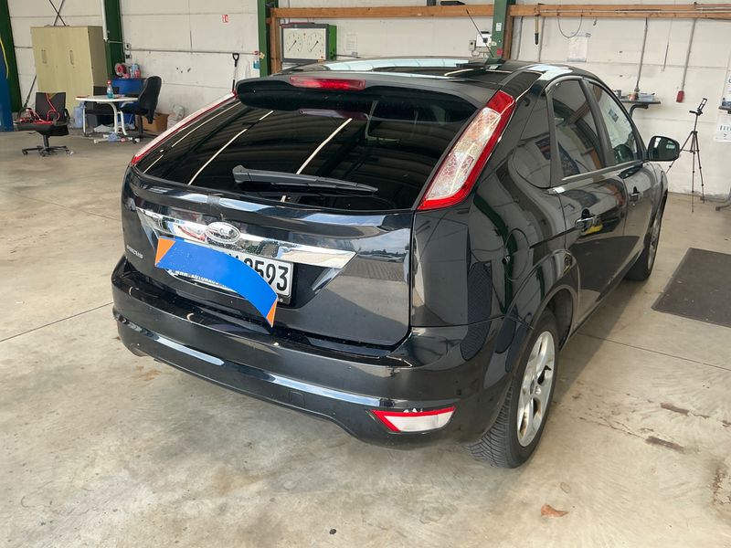 Ford Focus 1.6 Style+ 2011 – снимка 2