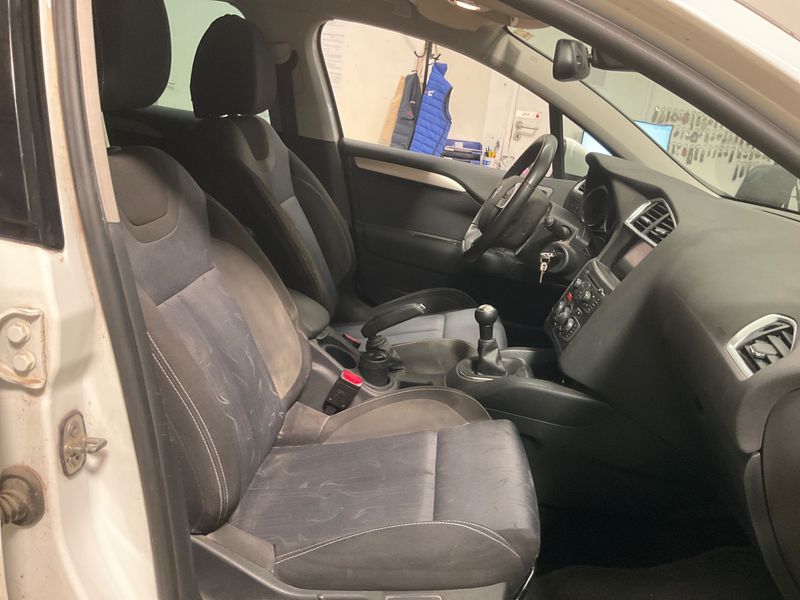 Citroen C4 1.6 VTi Confort 2012 – снимка 3