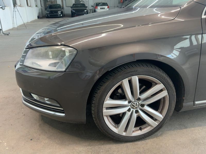 Volkswagen Passat 1.4 TSI Highline BlueMotion Tech 2012 – снимка 2