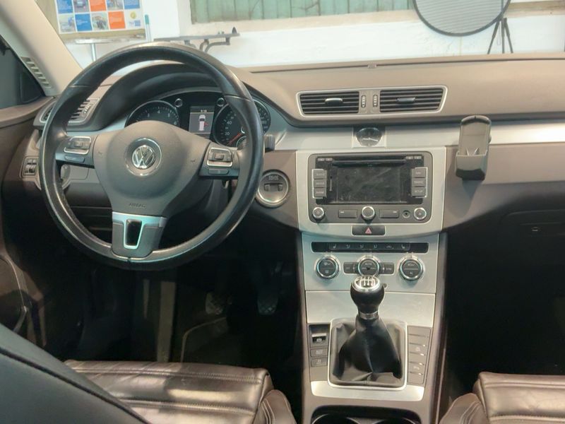 Volkswagen Passat 1.4 TSI Highline BlueMotion Tech 2012 – снимка 18