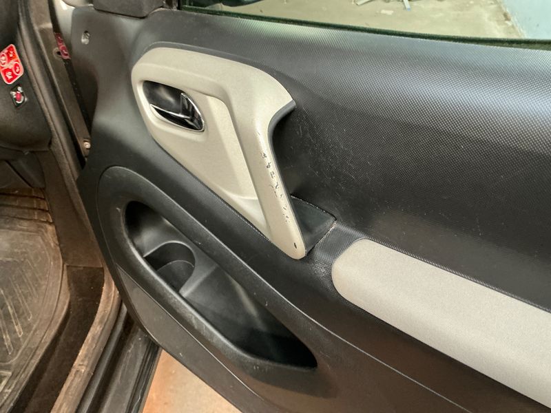 Peugeot Partner 1.6 HDi Style 2013 – снимка 29