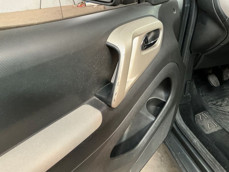 Peugeot Partner 1.6 HDi Style 2013 – снимка 30