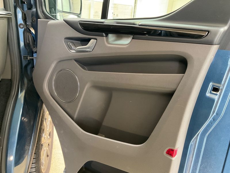 Ford Tourneo Custom 2.0 TDCi 320 L1 Tourneo Titanium X 2021 – снимка 29