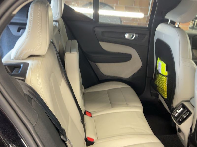 Volvo XC40 2.0 D4 Momentum AWD 2019 – снимка 20