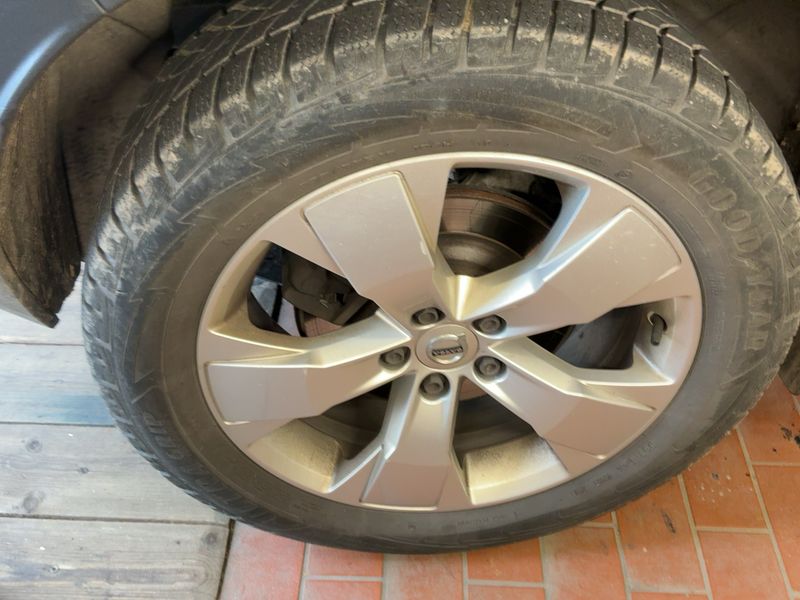 Volvo XC40 2.0 D4 Momentum AWD 2019 – снимка 9
