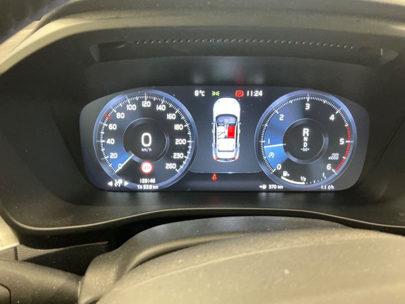 Volvo XC40 2.0 D4 Momentum AWD 2019 – снимка 19