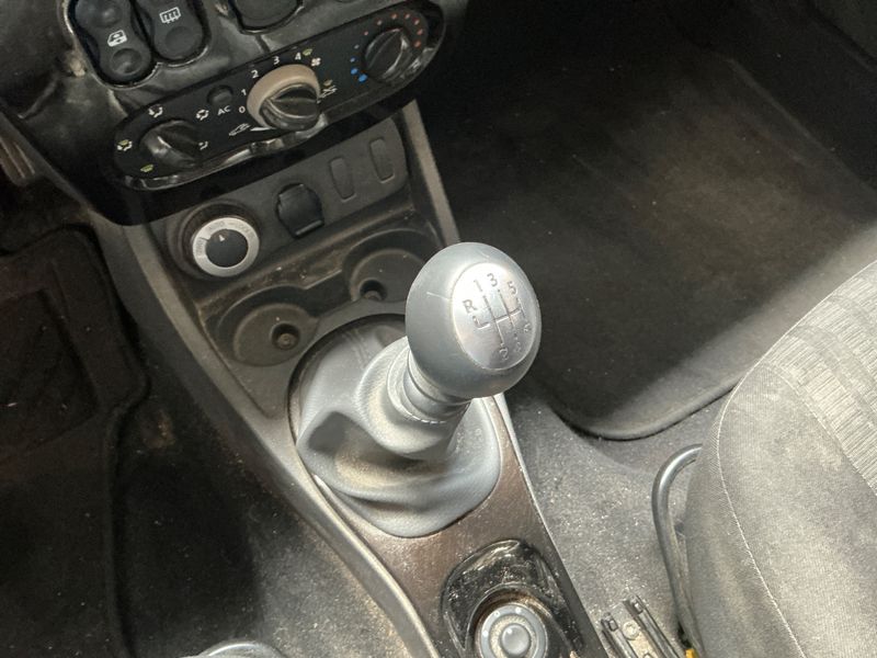 Dacia Duster 1.5 dCi Laureate 4x4 2011 – снимка 28