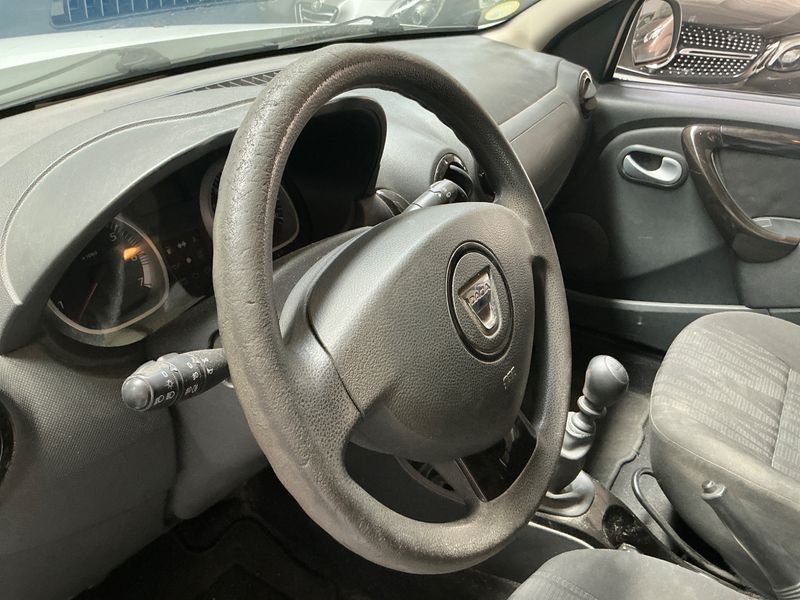 Dacia Duster 1.5 dCi Laureate 4x4 2011 – снимка 25