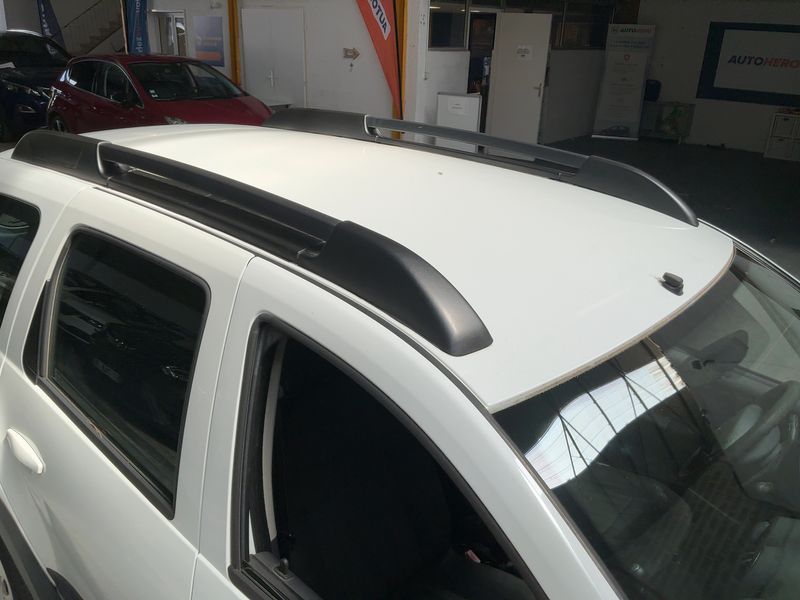 Dacia Duster 1.5 dCi Laureate 4x4 2011 – снимка 13