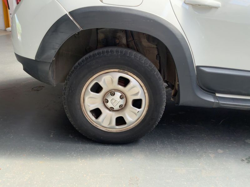 Dacia Duster 1.5 dCi Laureate 4x4 2011 – снимка 9