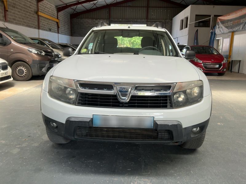 Dacia Duster 1.5 dCi Laureate 4x4 2011 – снимка 14