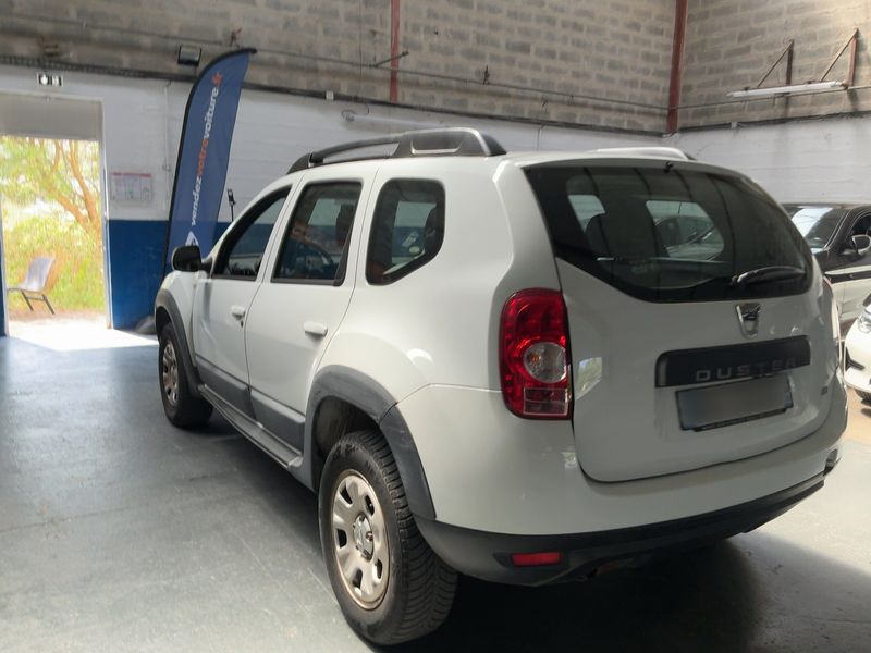 Dacia Duster 1.5 dCi Laureate 4x4 2011 – снимка 6