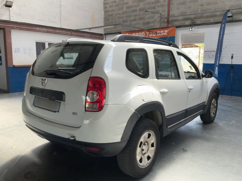 Dacia Duster 1.5 dCi Laureate 4x4 2011 – снимка 8
