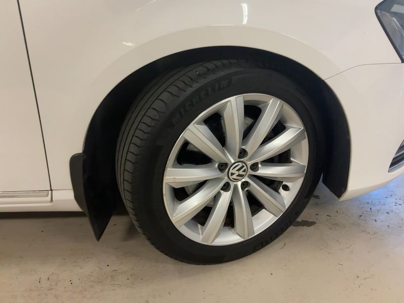 Volkswagen Passat 2.0 TDI Comfortline 4Motion BlueMotion Tech 2014 – снимка 11