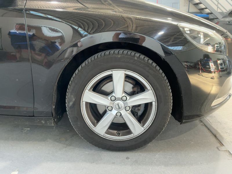 Volvo V40 2.0 D2 Kinetic 2016 – снимка 11