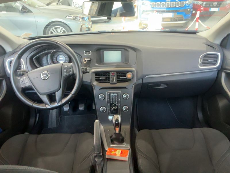 Volvo V40 2.0 D2 Kinetic 2016 – снимка 17