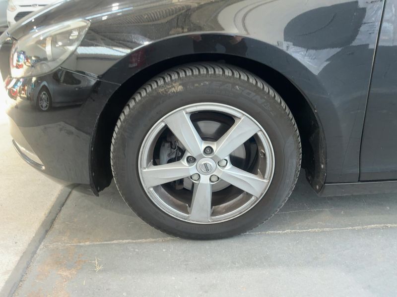 Volvo V40 2.0 D2 Kinetic 2016 – снимка 3