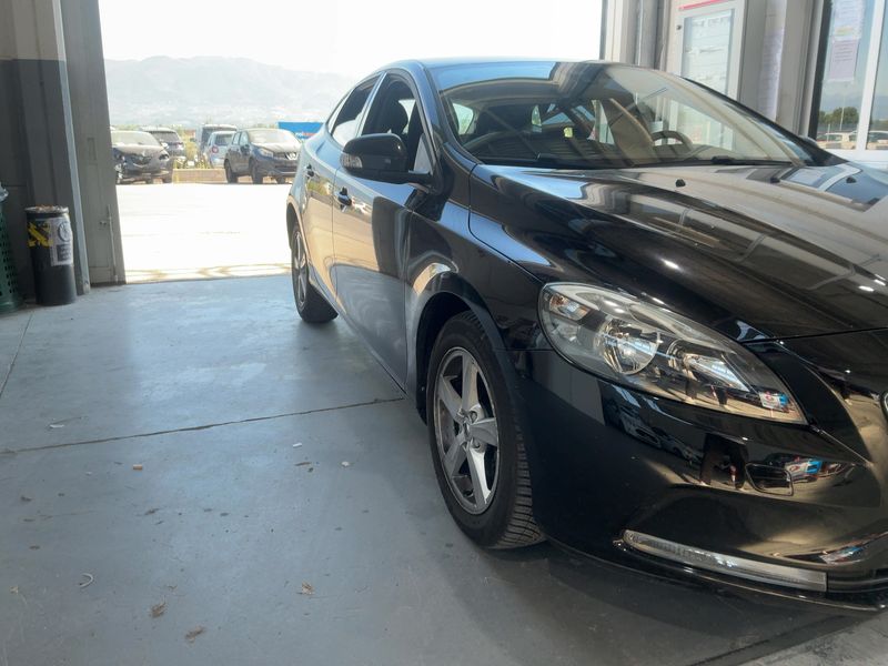 Volvo V40 2.0 D2 Kinetic 2016 – снимка 12