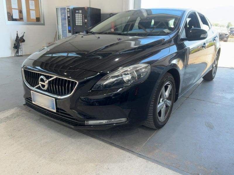 Volvo V40 2.0 D2 Kinetic 2016 – снимка 1