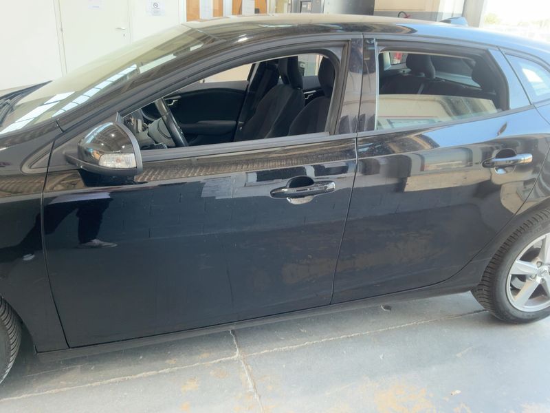 Volvo V40 2.0 D2 Kinetic 2016 – снимка 4