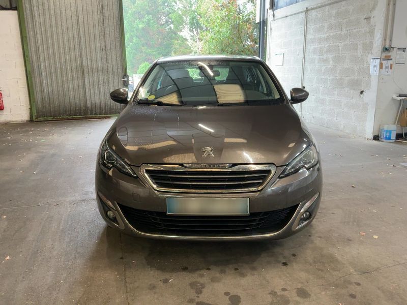 Peugeot 308 1.6 Blue-HDi Allure 2015 – снимка 14