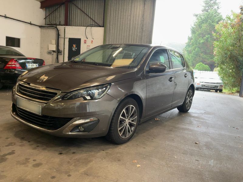 Peugeot 308 1.6 Blue-HDi Allure 2015 – снимка 2