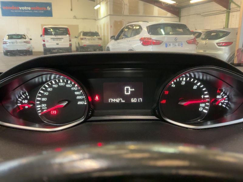 Peugeot 308 1.6 Blue-HDi Allure 2015 – снимка 18