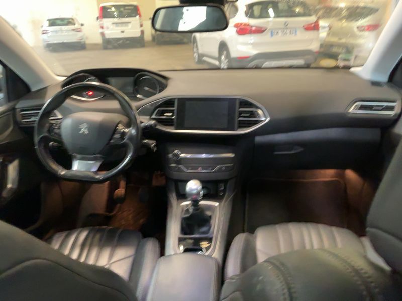 Peugeot 308 1.6 Blue-HDi Allure 2015 – снимка 17