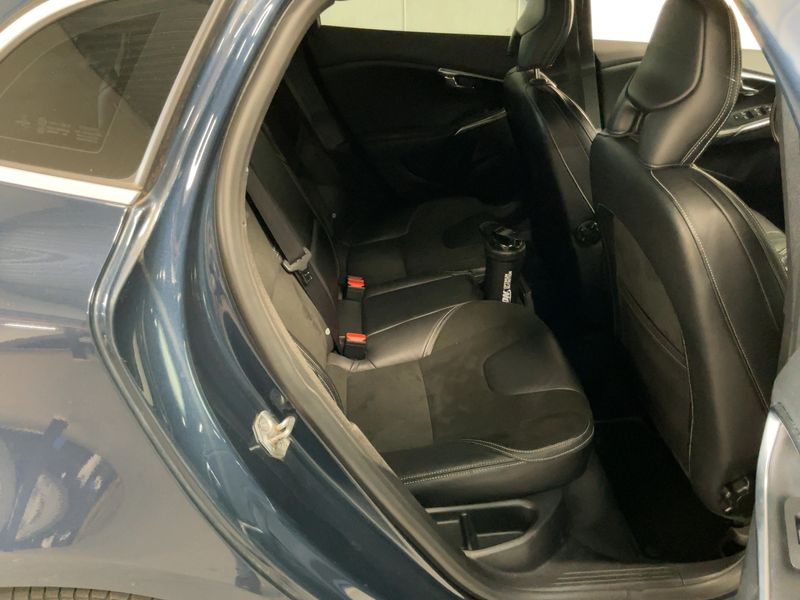 Volvo V40 2.0 D4 R-Design Kinetic 2014 – снимка 19