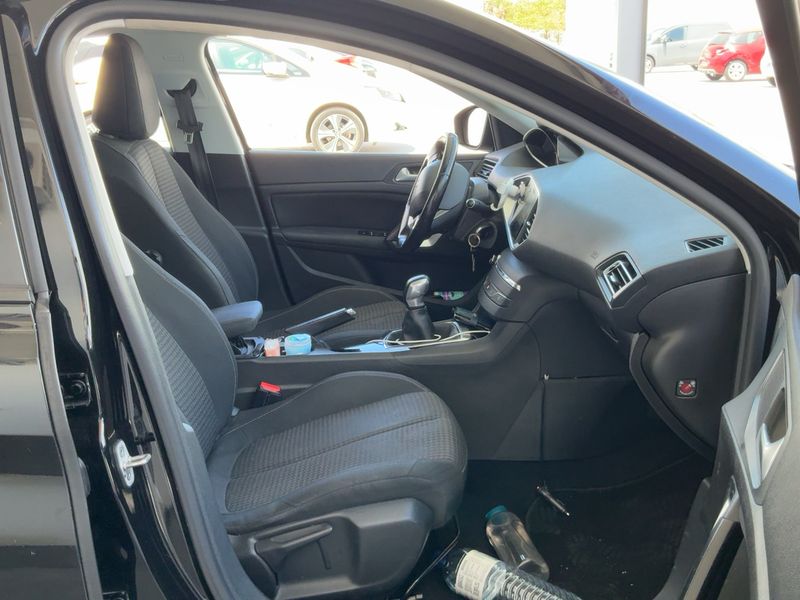 Peugeot 308 1.6 Blue-HDi Active Business 2017 – снимка 16