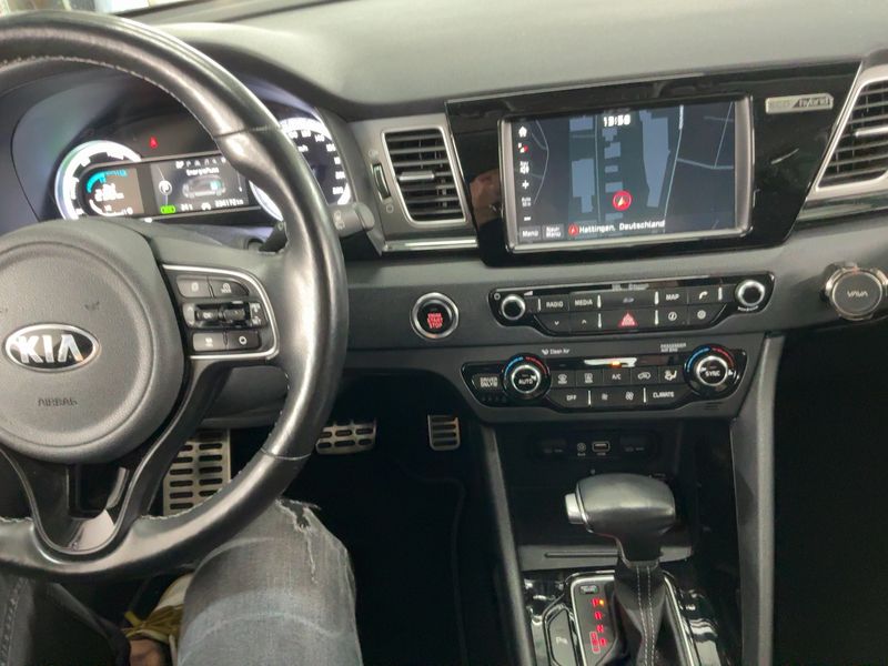 Kia Niro 1.6 Hybrid Spirit 2017 – снимка 17